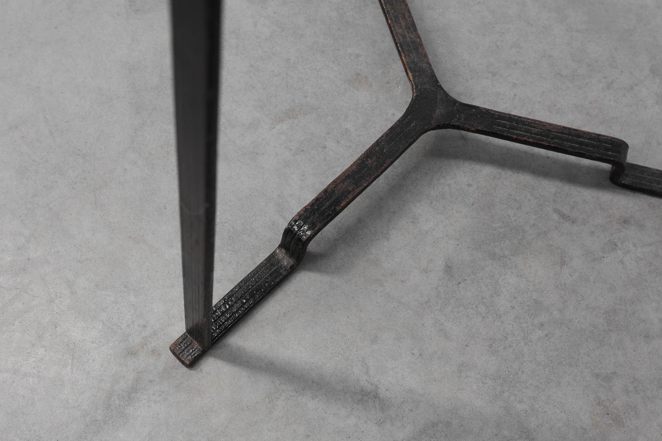 Art Nouveau console in metal with copper plate in the style of Bovythumbnail